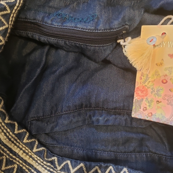 JOHNNY WAS SLING BAG - Picture 2 of 7